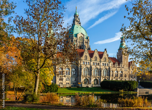 Autumn view of Maschpark and New Town Hall in morning light
