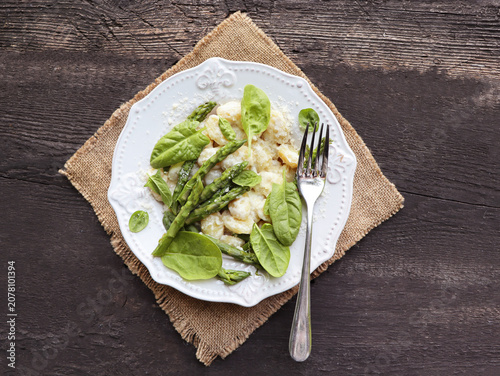 Creamy Gnocchi With Asparagus and Spinach