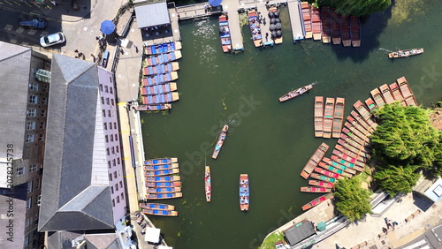 Tableau sur toile River Cam Punting Aerial View in Cambridge