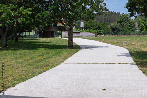 Billede på lærred Dolmen of dombate visitor center walkway in summer
