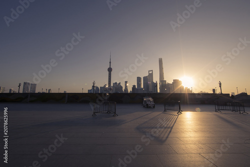 Photography Shanghai Bund Sunrise with Oriental Pearl Tower and Lujiazui Skyline