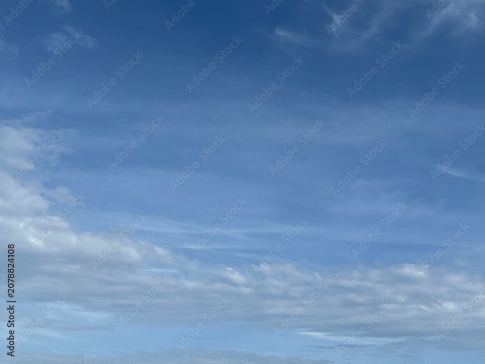 Obraz premium Blue sky with wonderful cloud