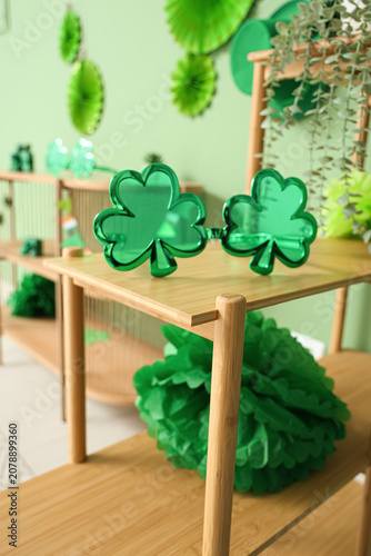 Clover shaped novelty glass...