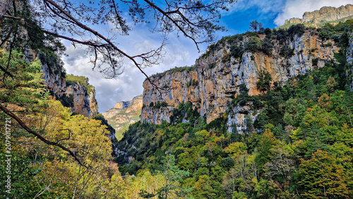 Картината върху платно Walking through the Anisclo Canyon in Spain