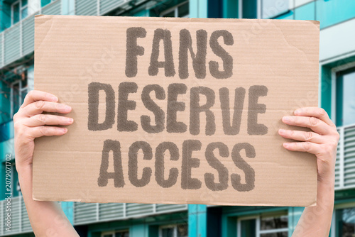 Fényképezés "Fans deserve access" Supporters should be able to attend games