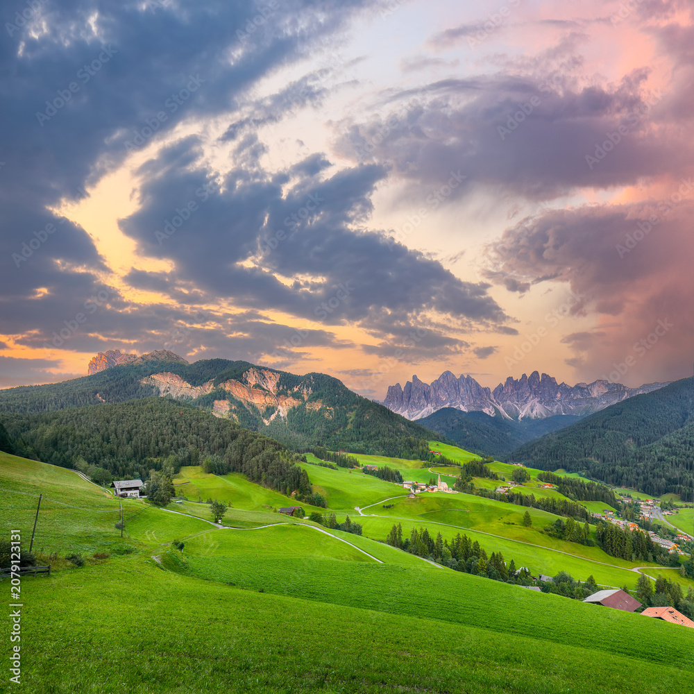 Obraz premium Gorgeous scene of magnificent Santa Maddalena village in Dolomites.