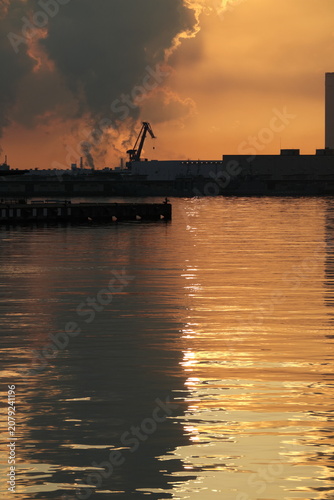 に沈む夕日