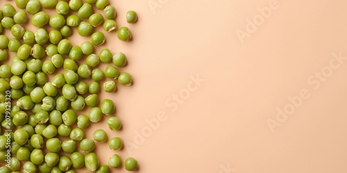 Green peas scattered on a p...