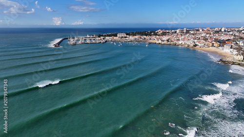 Schilderij op canvas Sea Unrest In Cascais Lisbon District Portugal