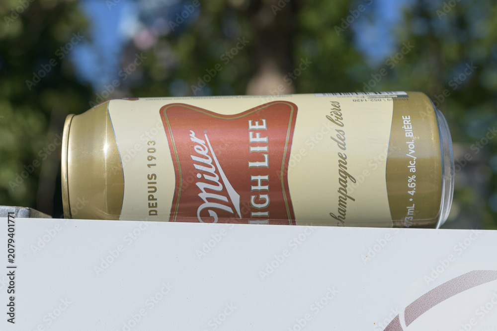 Obraz premium close-up of a discarded can of Miller High Life beer (Molson Coors Beverage Company) in Toronto
