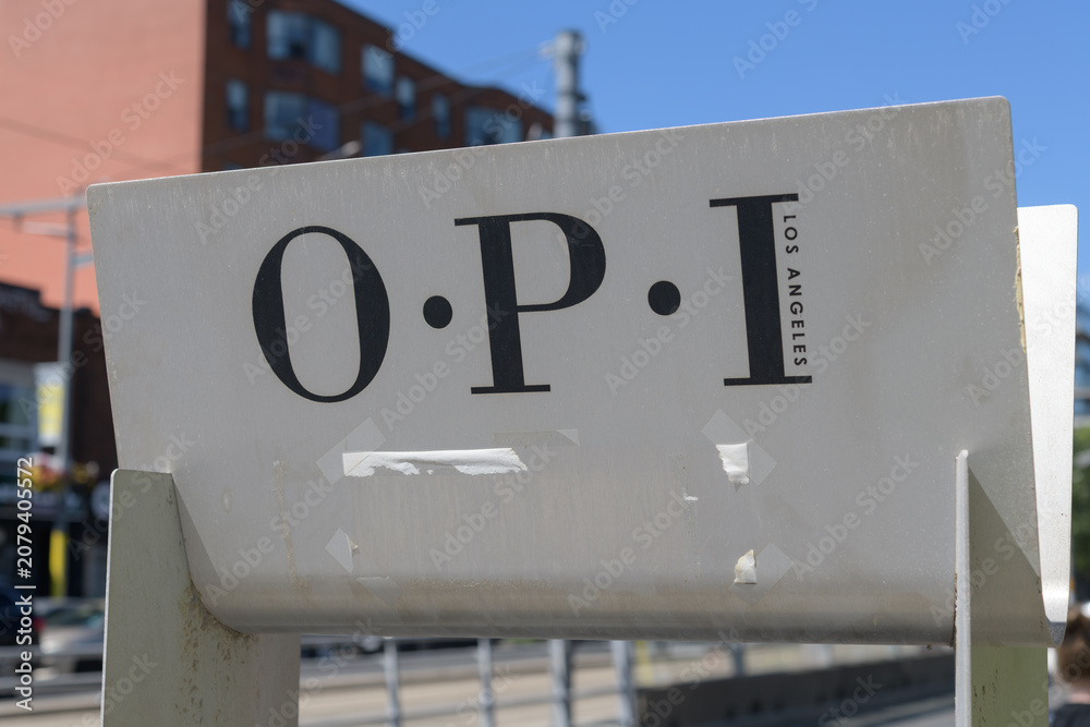 Obraz premium close-up of a discarded modular OPI promotional floor display stand in Toronto (Odontorium Products Inc - nail polish)