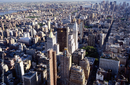 Southern panoramic view of Midtown Manhattan, Madison Square Park, and Downtown skyline from above