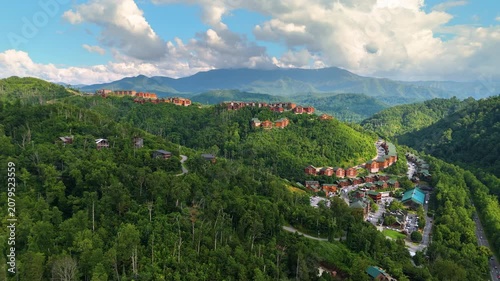 Luxury cabins and private homes hidden among mountain forests with panoramic ridge views and peaceful rural surroundings