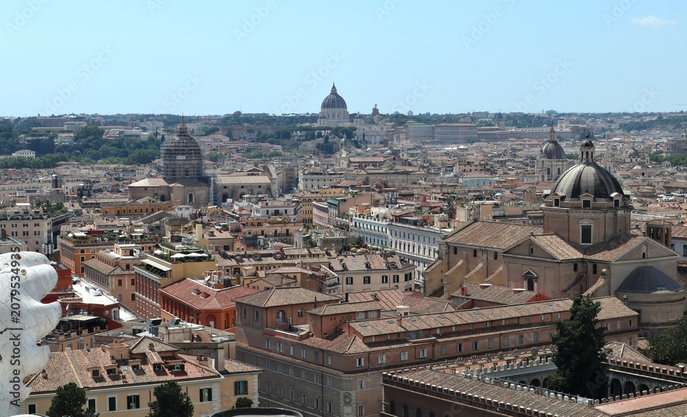 Fototapeta premium Roma - Cupola di San Pietro dalla Terrazza delle Quadrighe del Vittoriano