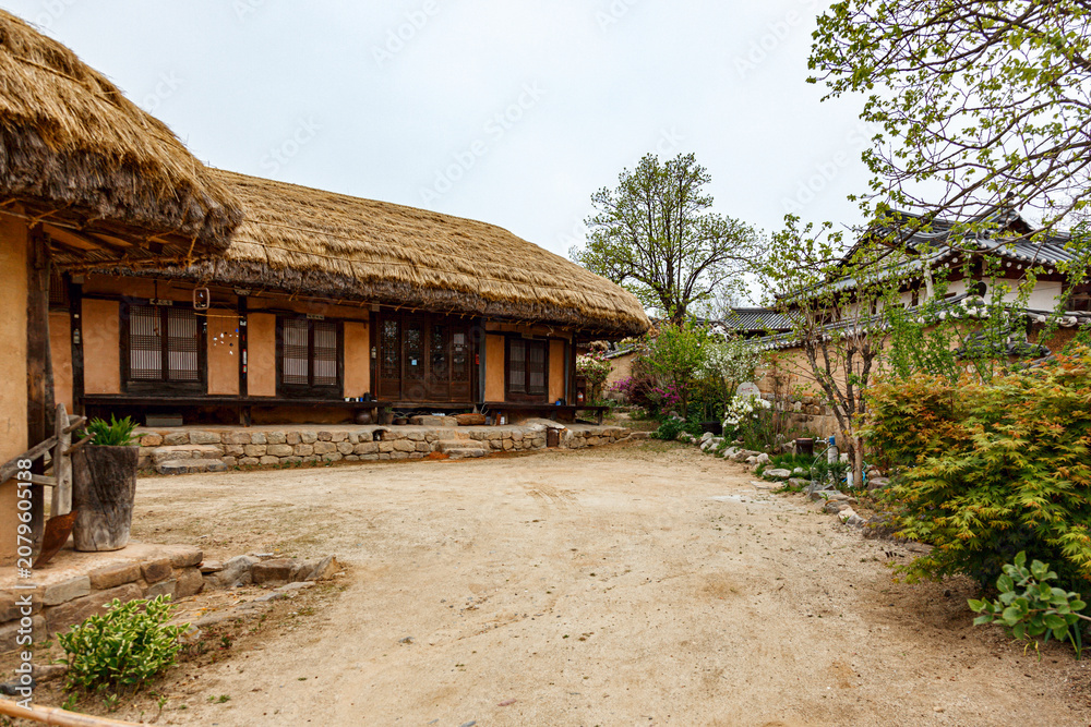 Fototapeta premium Traditional korean village architecture house