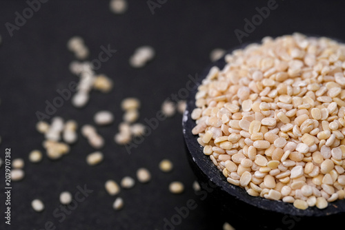 Canvas Print White Urad Dal (Split Black Gram Without Skin) Close Up Photos