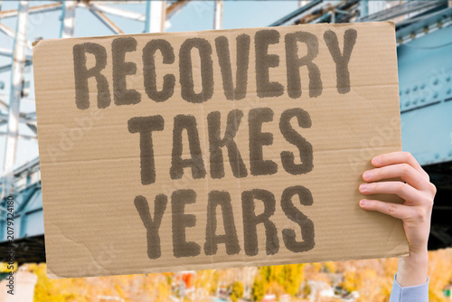 Konstfotografi "Recovery takes years" Healing from long COVID is a prolonged process