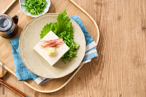 冷奴 木綿豆腐に薬味をのせた夏の副菜