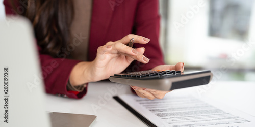Canvastavla Finance, budgeting and tax calculation