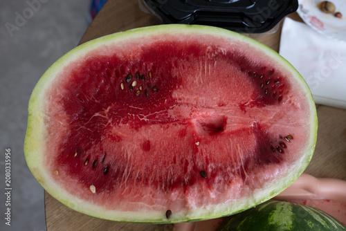 The Close-Up Dangers of Spoiled Watermelon: Food Poisoning Risks and Chemical Additives