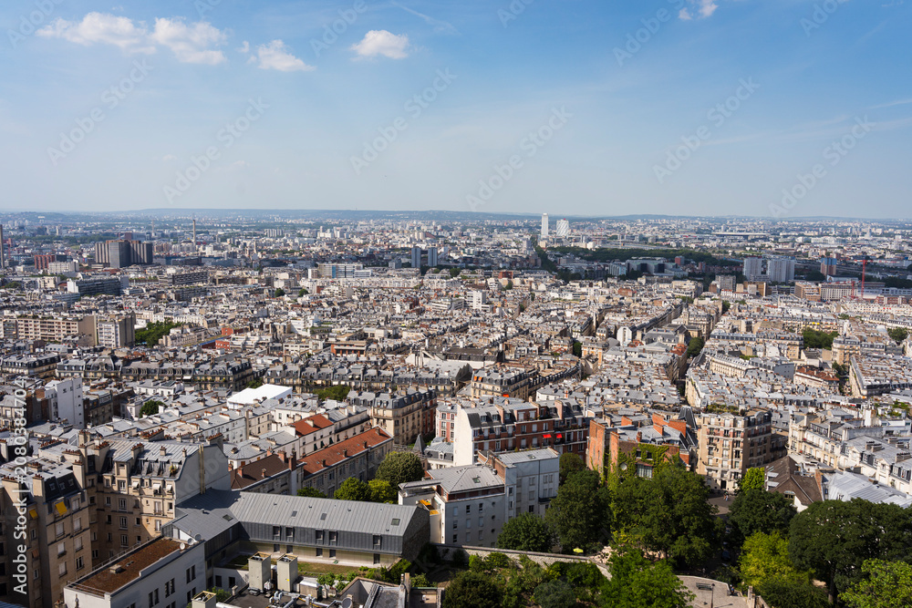 Obraz premium Vue panoramique de Paris depuis une tour de la basilique du Sacré-Cœur de Montmartre