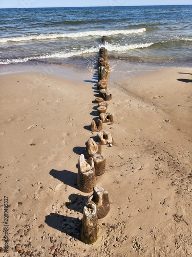 Falochron na plaży 