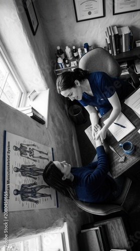Professional Collaboration and Therapeutic Hands On Care In A Clinic Setting