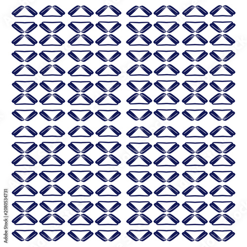 Padrão geométrico minimalista composto por formas triangulares azuis repetidas regularmente. Design moderno e versátil para estampas, embalagens e identidade visual contemporânea.