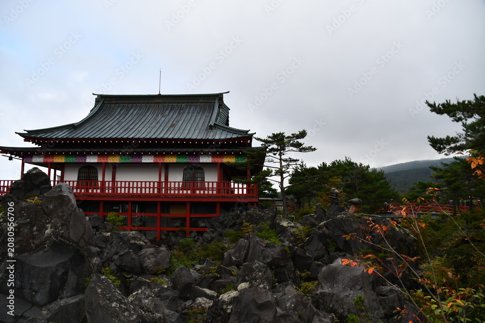 Fototapeta premium 群馬県 嬬恋村の鬼押し出し園