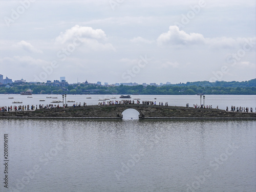 Canvas Print Historic stone bridge at West Lake in Hangzhou, China