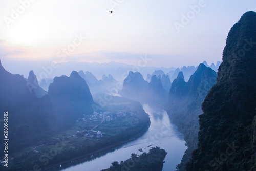 Canvas Print Sunrise over Li River karst mountains near Yangshuo, Guilin, China