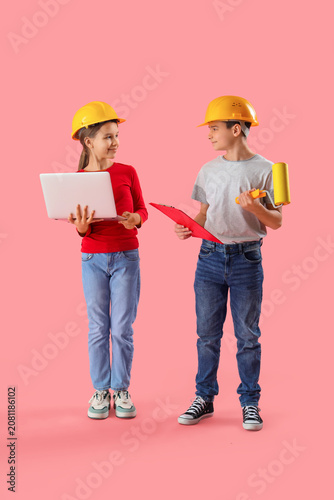 Little architects with lapt...