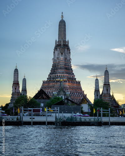 Принти на полотні passing Wat Arun - vorbei an Wat Arun
