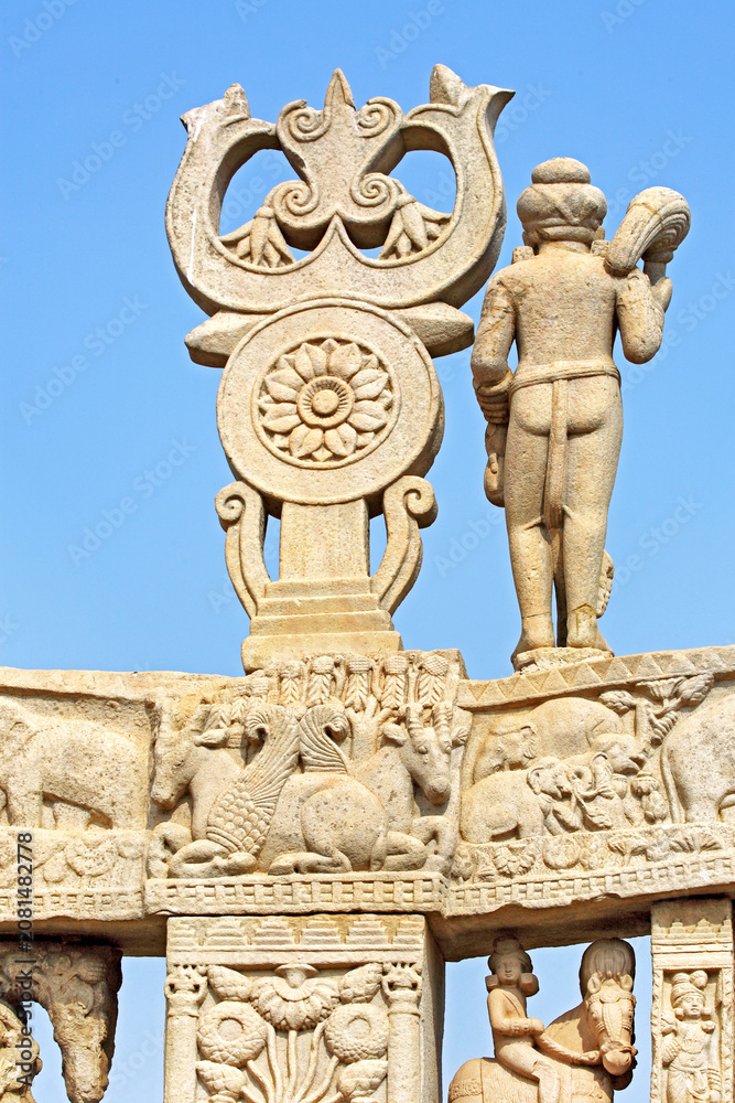 Obraz premium stone statue in stupa