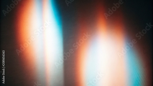 Foto Holographic rainbow light leak overlay featuring iridescent prism reflections, g