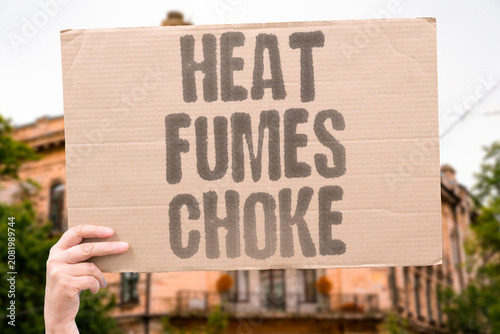 Fotografia "Heat fumes choke" Warm plastic releases suffocating odors