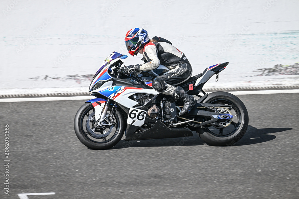 Obraz premium moto circuit Francorchamps Belgique vitesse BMW S1000