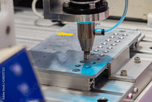 Fotografie Automatic nut tightening machine screw and nut tightening machine tighten bolt m