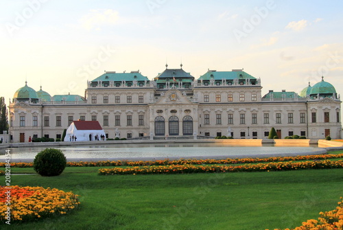 Foto Schonbrunn Palace is the summer residence of Austrian emperors of Habsburg dynas