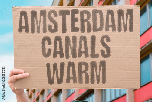 Photos "Amsterdam canals warm" Waterways lose their cool nature