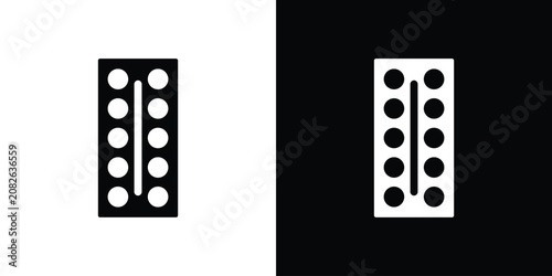 Foto Pill blister in black and white, best for Gaphic Designicon in black and white,