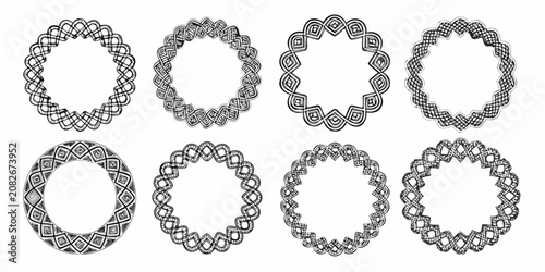 Foto celtic knot circular patterns in black and white vector style on white backgroun