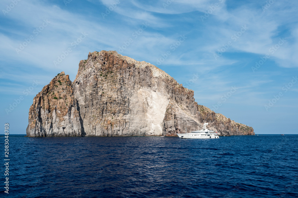 Obraz premium Vacation in the Aeolian Islands. The island of Panarea in all its beauty.