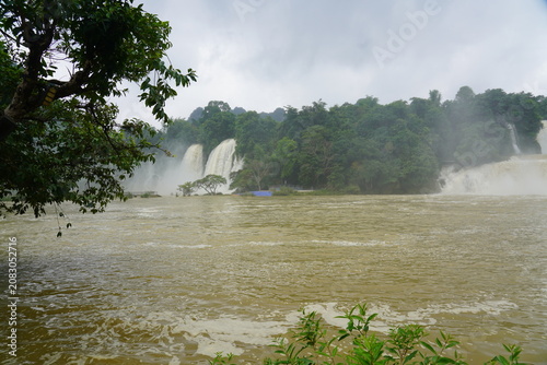 Detian Transnational Waterfall