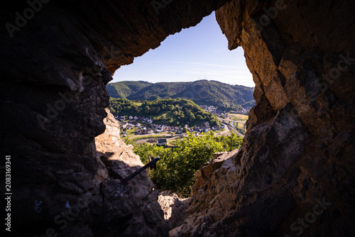 Obraz na plátně Teufelsloch Natural Rock Arch Altenahr View Ahrtal Hiking Trail Cave Opening Rhi