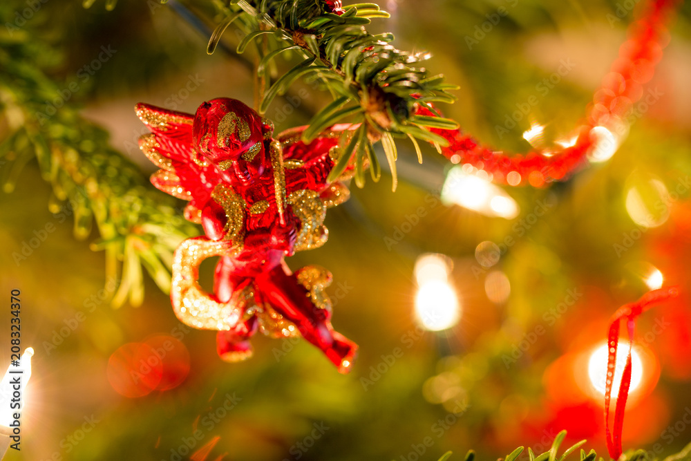 Obraz premium Engel am Weihnachtsbaum 