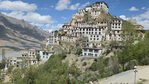 Photos Spectacular panoramic view of Key Monastery overlooking Spiti Valley beneath bright Himalayan skies