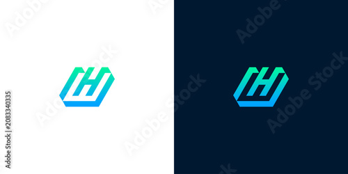 Fotografie Modern isometric letter H logo design template with gradient colors on white and