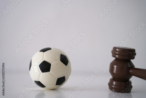 Φωτογραφία Soccer ball and gavel