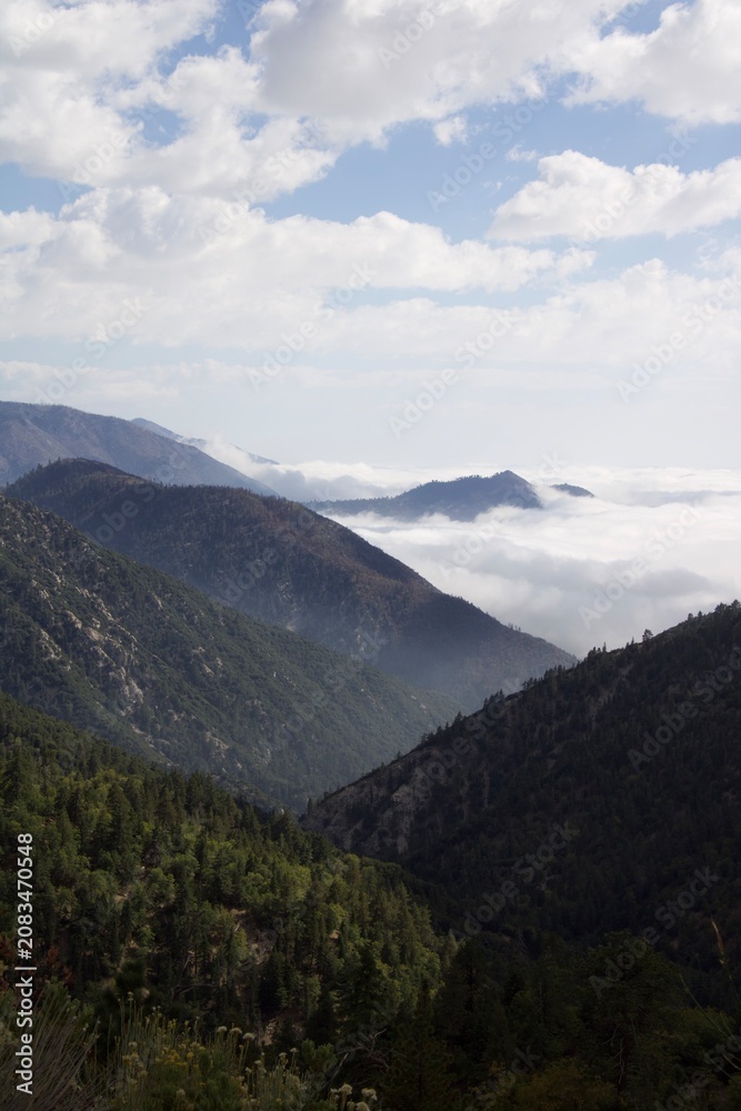 Obraz premium clouds over the mountains